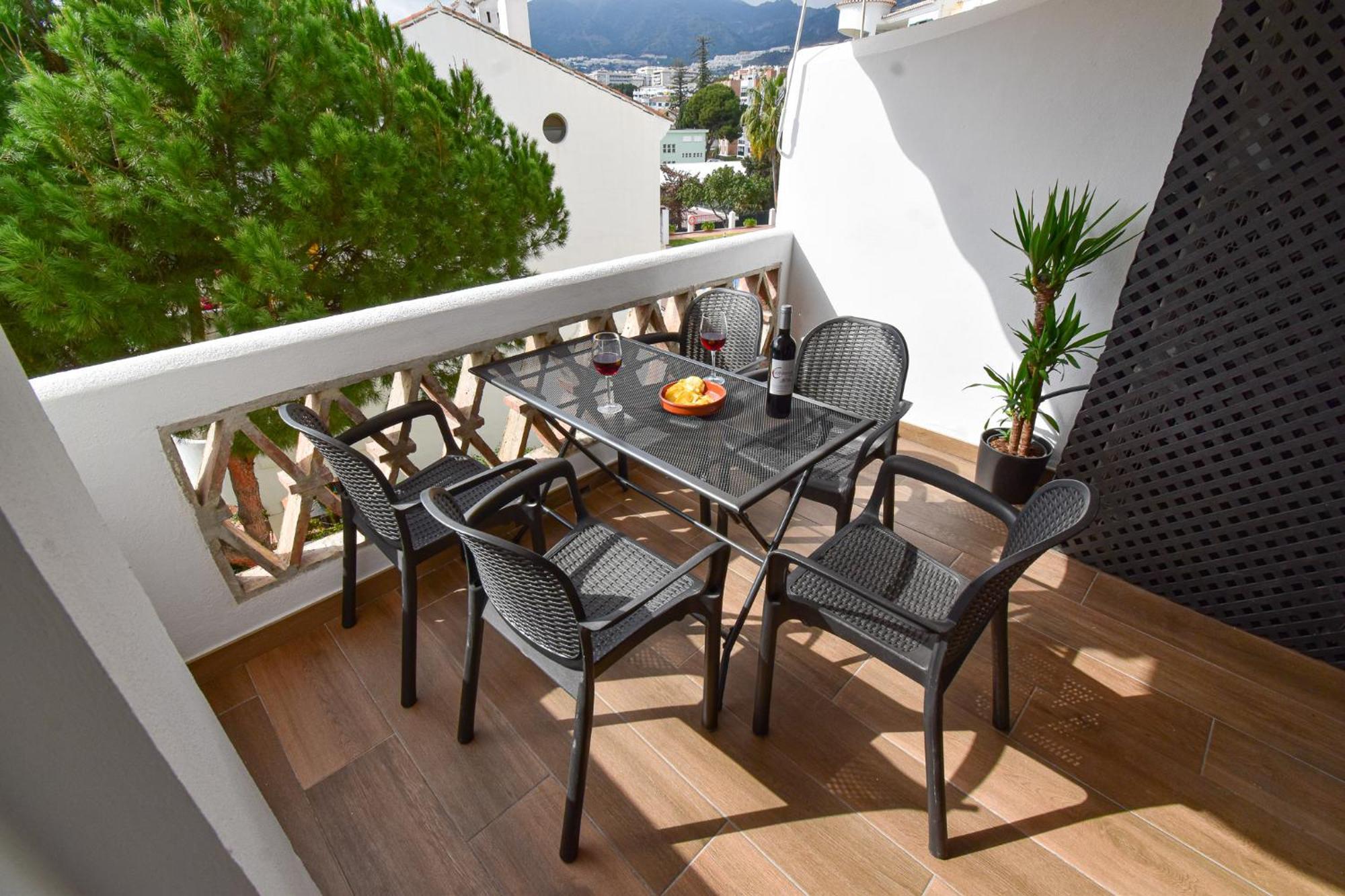 Urb Pueblo Del Parque, Luxury 2 Bedroom Apartment. Fantastic Location. Benalmádena